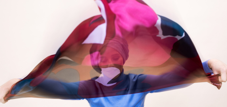 A transparent scarf
